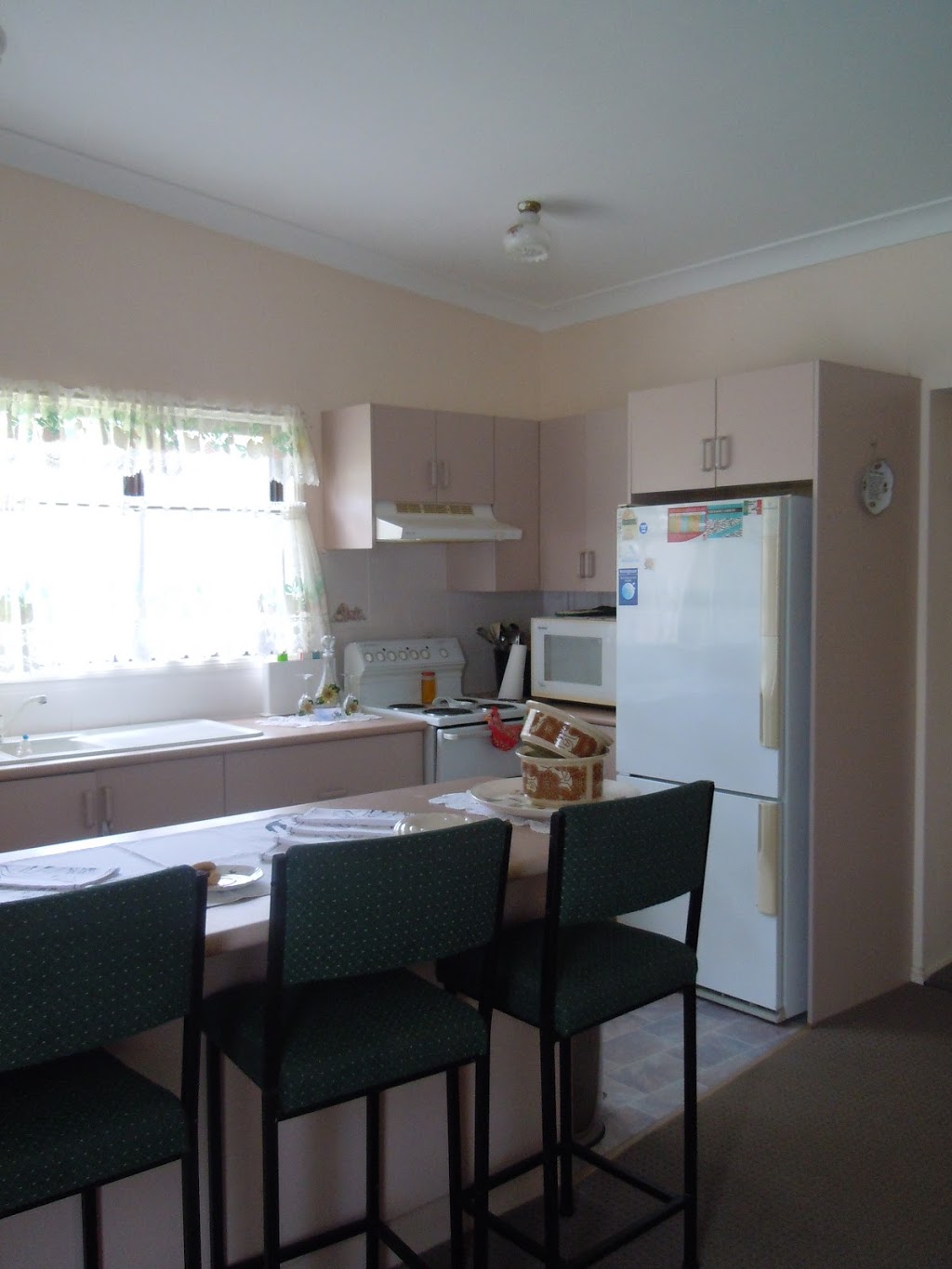 Riverside Retreat Bedand Breakfast | 47 Edendale St E, Woollamia NSW 2540, Australia | Phone: (02) 4441 6688