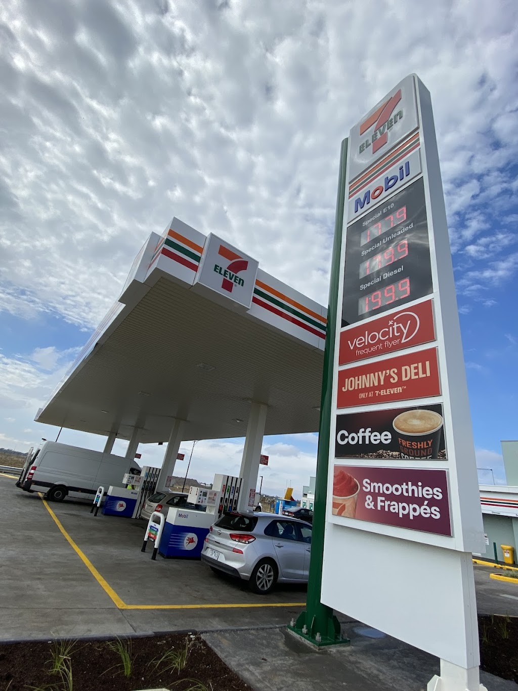 7-Eleven | 3JP7+VP, 218 Ison Rd, Werribee VIC 3030, Australia | Phone: 0484 014 634