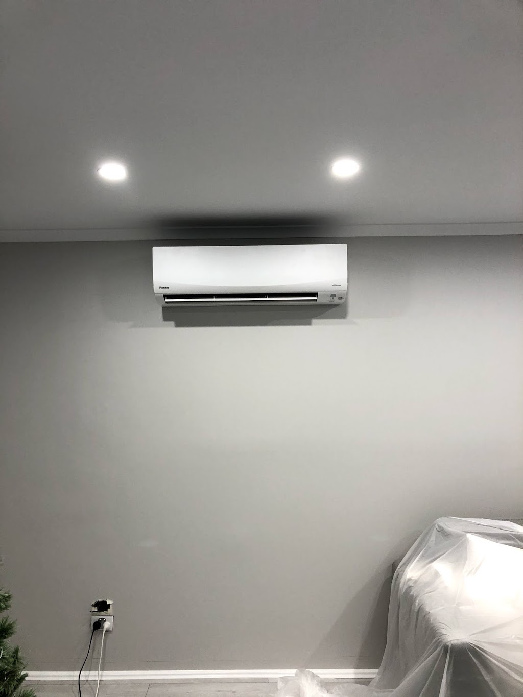 DQ Electrical & Air conditioning Services Pty ltd | general contractor | 15 Restwell Rd, Bossley Park NSW 2176, Australia | 0433893401 OR +61 433 893 401