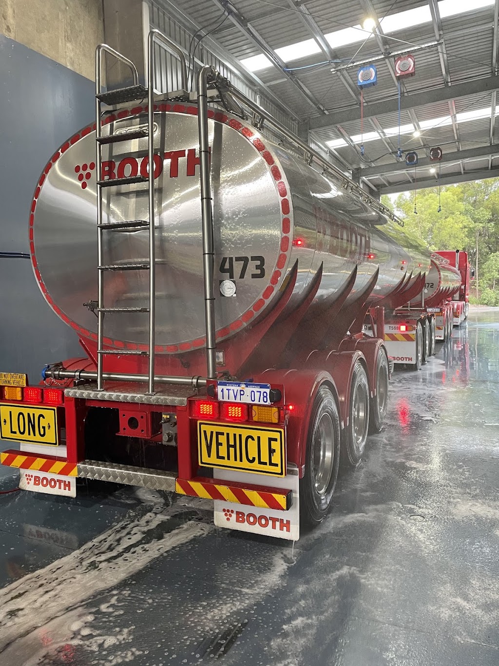 Booth Transport | unit 2/152 Paradise Rd, Willawong QLD 4110, Australia | Phone: 1300 726 684