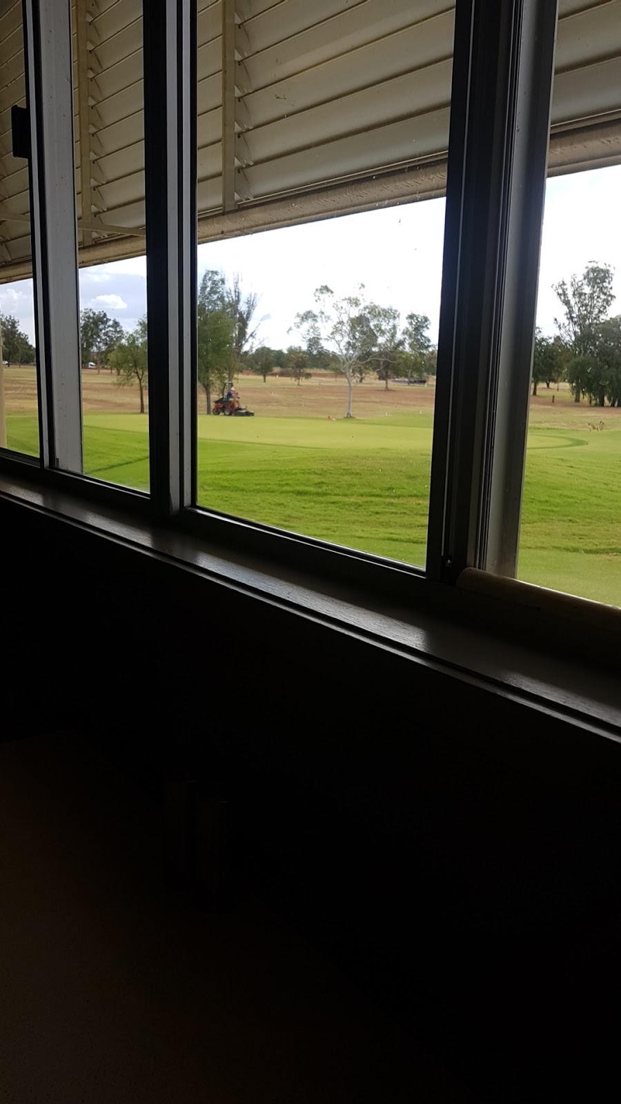 Blackwater Country Club Inc. |  | 2 Mulga St, Blackwater QLD 4717, Australia | 0749825275 OR +61 7 4982 5275