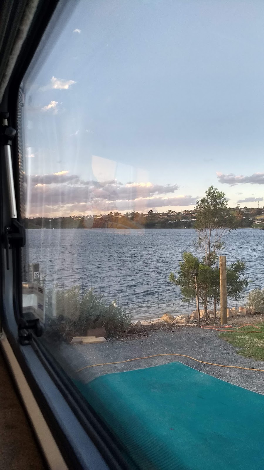 Lakes Entrance Recreation Reserve and Camping Ground | rv park | 1 Rowe St, Lakes Entrance VIC 3909, Australia | 0351551647 OR +61 3 5155 1647
