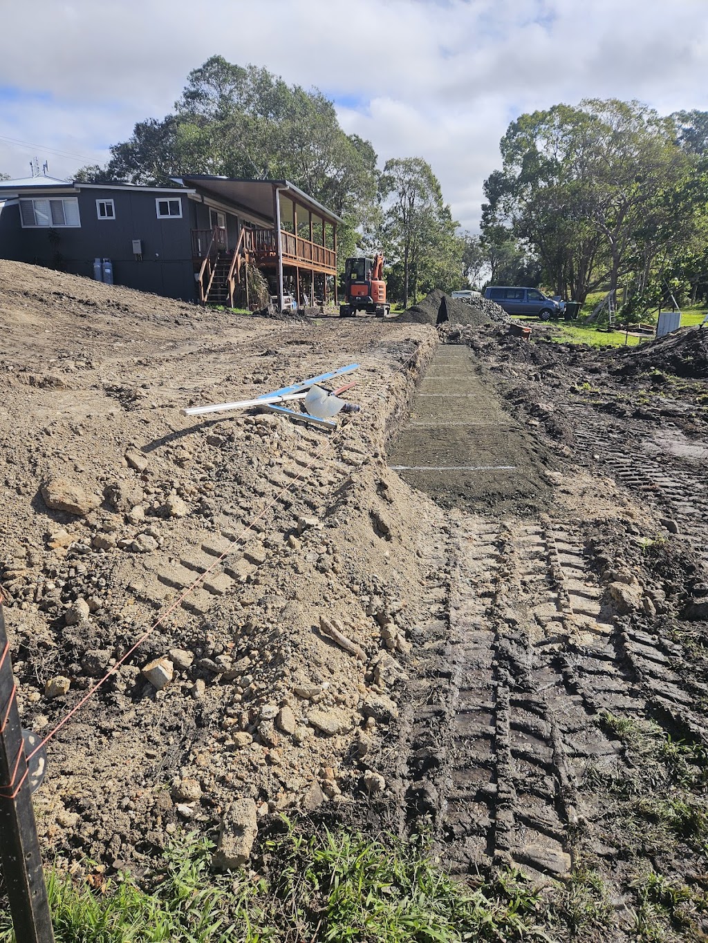 Robbie Earth | Cowlong Rd, McLeans Ridges NSW 2480, Australia | Phone: 0401 635 339