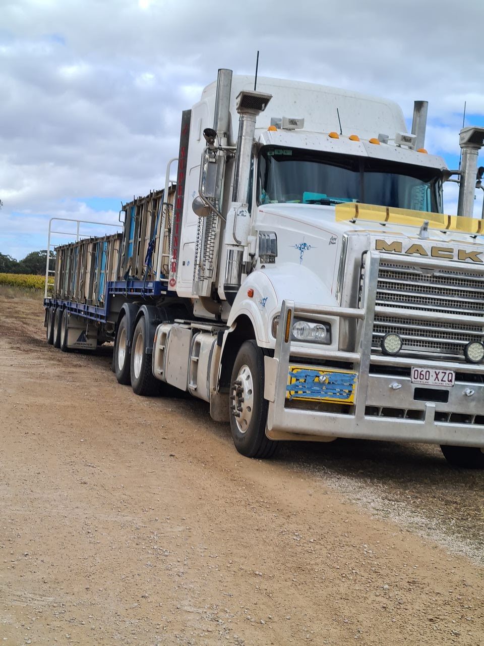Hoadley Haulage & Hire | 37 Jury Rd, Mypolonga SA 5254, Australia | Phone: 0428 638 178