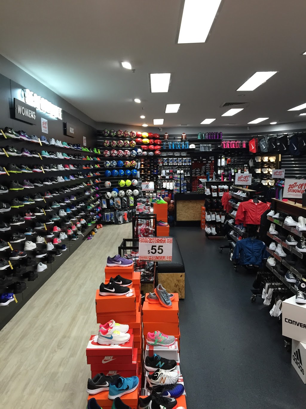 Sportsco Mornington | clothing store | Central Shopping Centre, 78 Barkly St, Mornington VIC 3931, Australia | 0359768311 OR +61 3 5976 8311