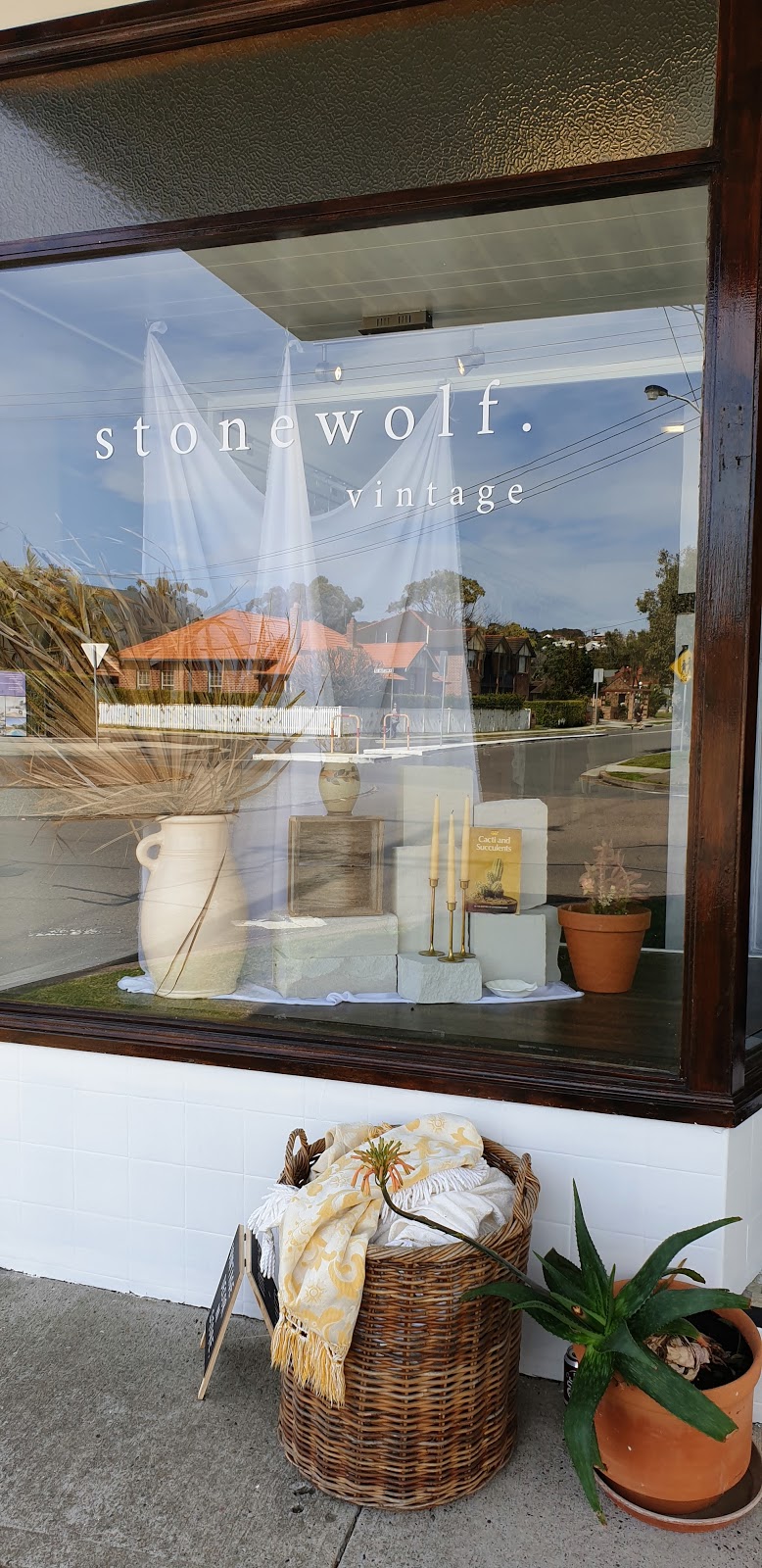 Stonewolf Vintage | clothing store | 63 Railway St, Merewether NSW 2291, Australia | 0447342702 OR +61 447 342 702