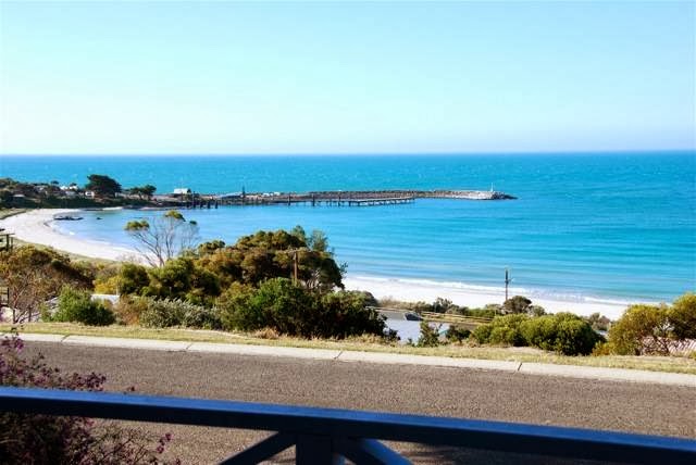 Freshwater Bay Holiday House | lodging | LOT 150 Karatta Terrace, Penneshaw SA 5222, Australia | 0885531414 OR +61 8 8553 1414