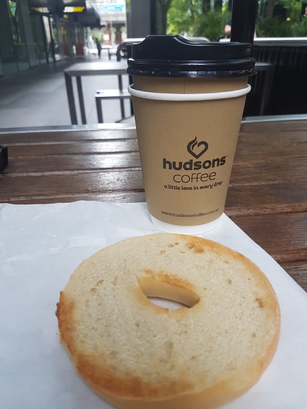 Hudsons Coffee | cafe | Custom House Lane, 15 William St, Melbourne VIC 3000, Australia | 0396207809 OR +61 3 9620 7809