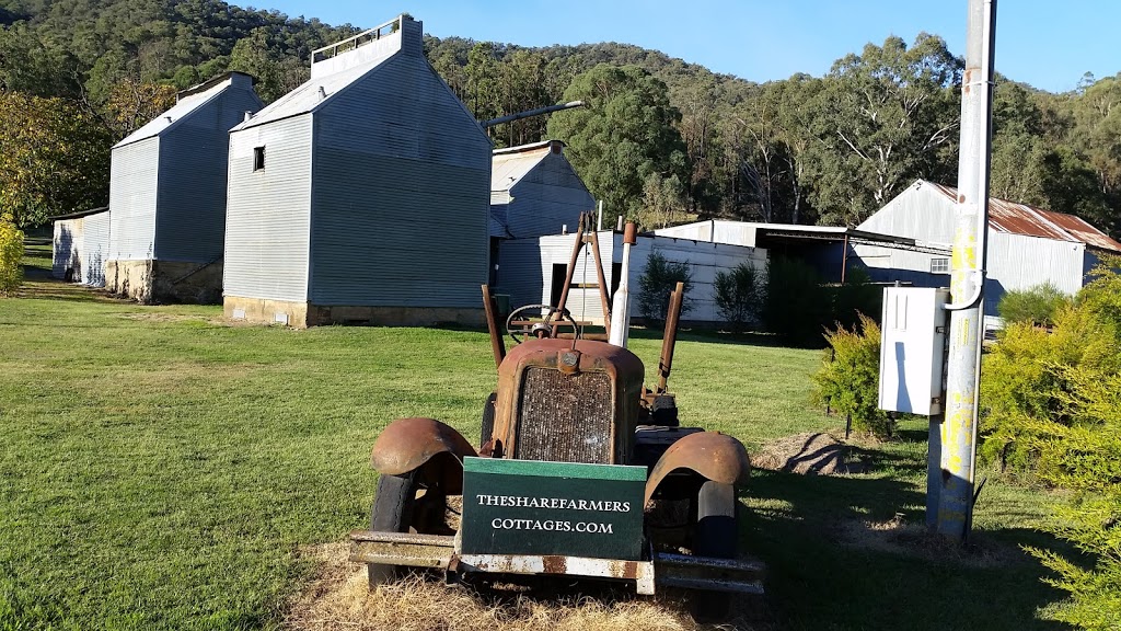 The ShareFarmers Cottage | lodging | 5413 Great Alpine Rd, Ovens VIC 3738, Australia