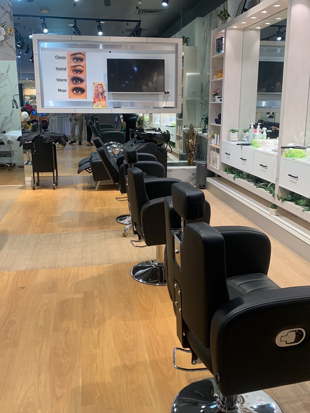 The lash and Glow Beauty Parlour | B Lansell square, Shop 137/267 High St, Kangaroo Flat VIC 3555, Australia | Phone: 0422 841 529