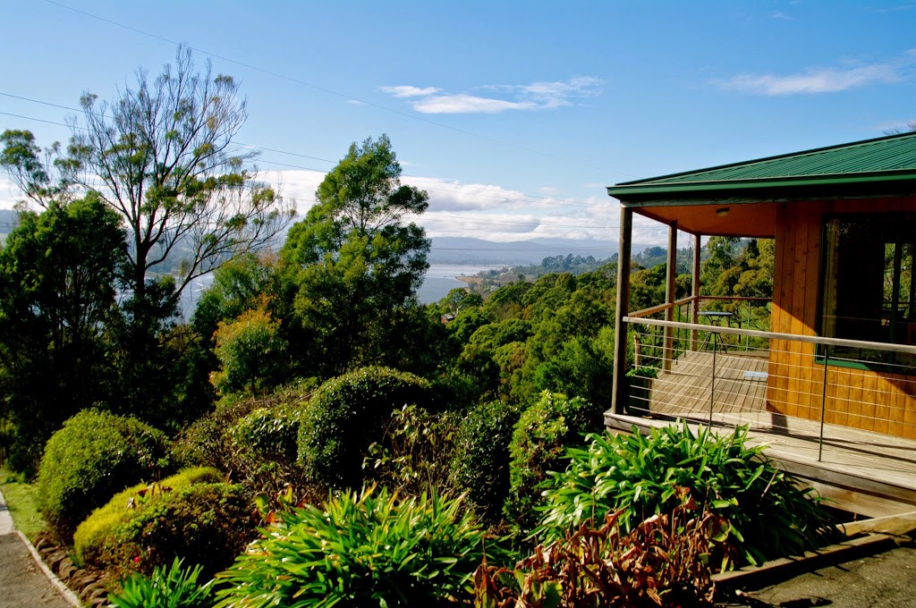 Viewenmore villa | lodging | 321 Rosevears Dr, Rosevears TAS 7277, Australia | 0428914059 OR +61 428 914 059