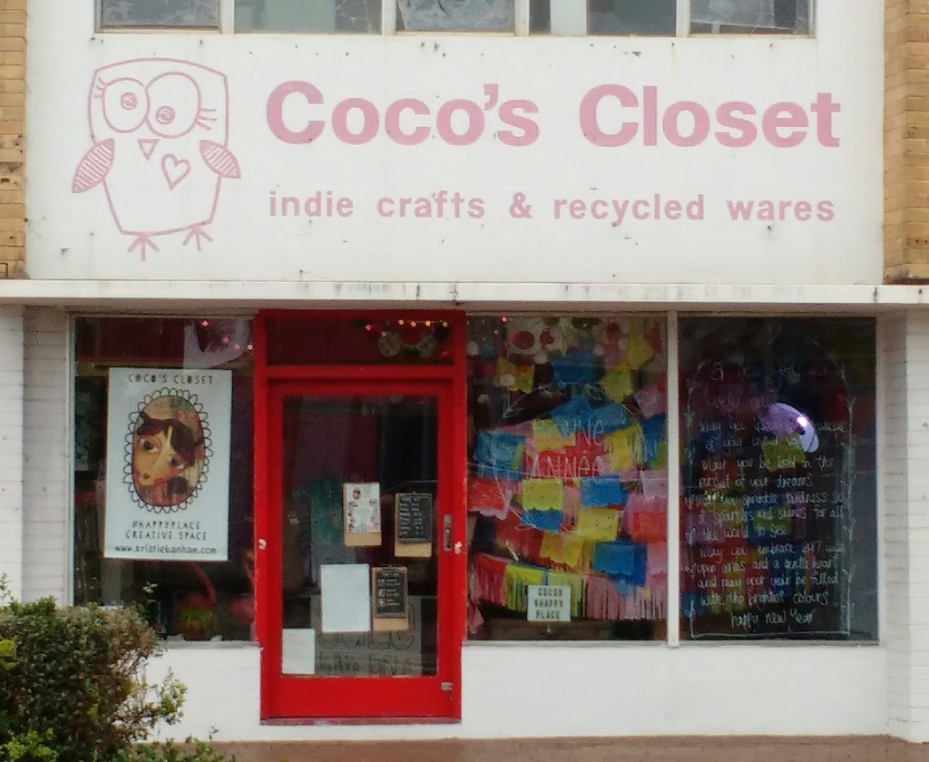 Cocos Closet | art gallery | 1/64-68 Wharf St, Forster NSW 2428, Australia | 0410577050 OR +61 410 577 050