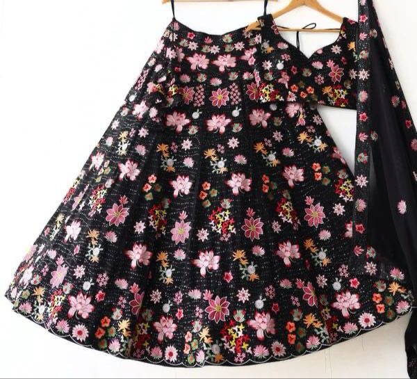 Desi couture | 43 Marrone Bvd, Cranbourne East VIC 3977, Australia | Phone: 0433 650 003