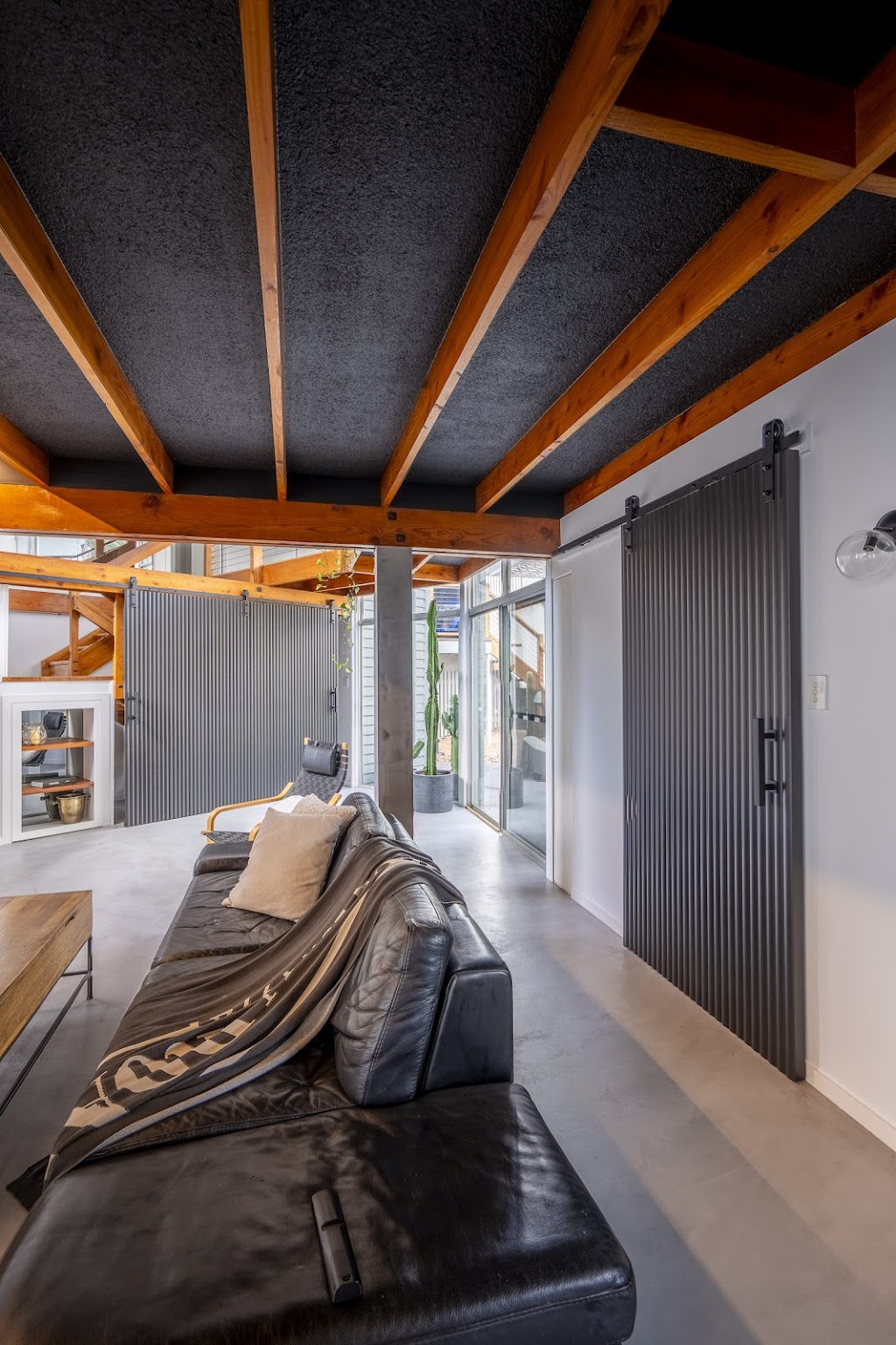 Brisbane Barn Doors | 4/42 Trade St, Lytton QLD 4178, Australia | Phone: 0481 085 365