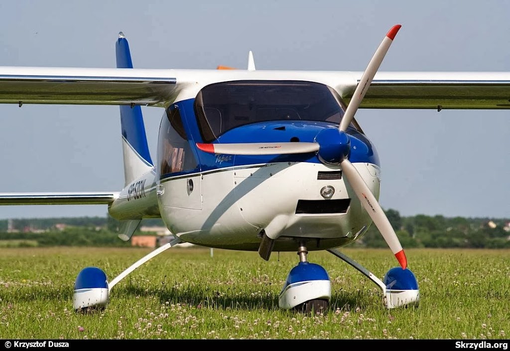 AirSports Flying School | 280 Websters Rd, Clarkefield VIC 3430, Australia | Phone: 0422 446 622