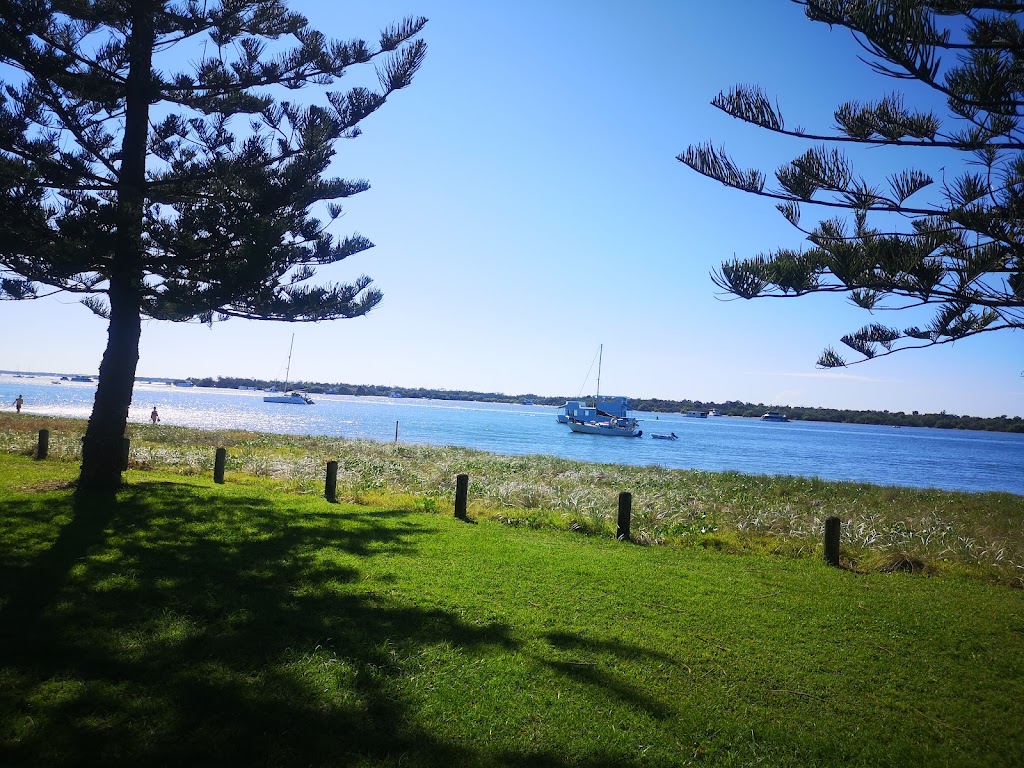 Waters Edge on The Broadwater | 1501/438 Marine Parade, Biggera Waters QLD 4216, Australia | Phone: (07) 5500 5241