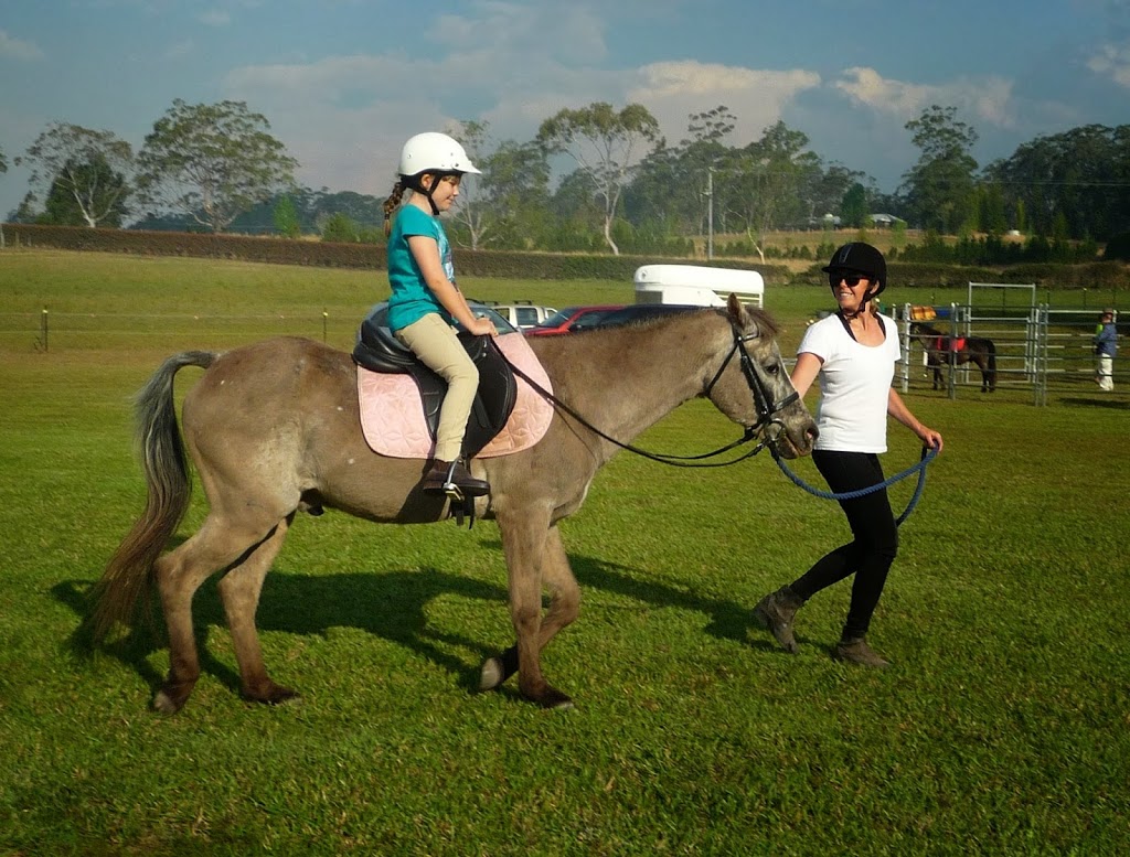 Port Macquarie Horse Riding Centre | 10 Winery Dr, Port Macquarie NSW 2444, Australia | Phone: 0487 004 483