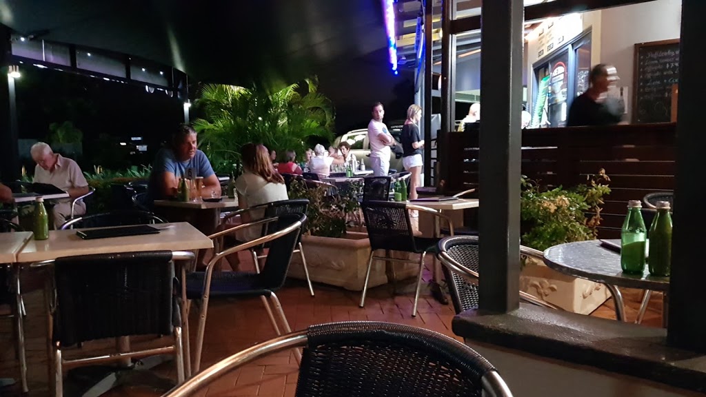 Restaurant Le Paradis Brasserie & Take Away @ Nelly | 100/98 Sooning St, Nelly Bay QLD 4819, Australia | Phone: (07) 4778 5044