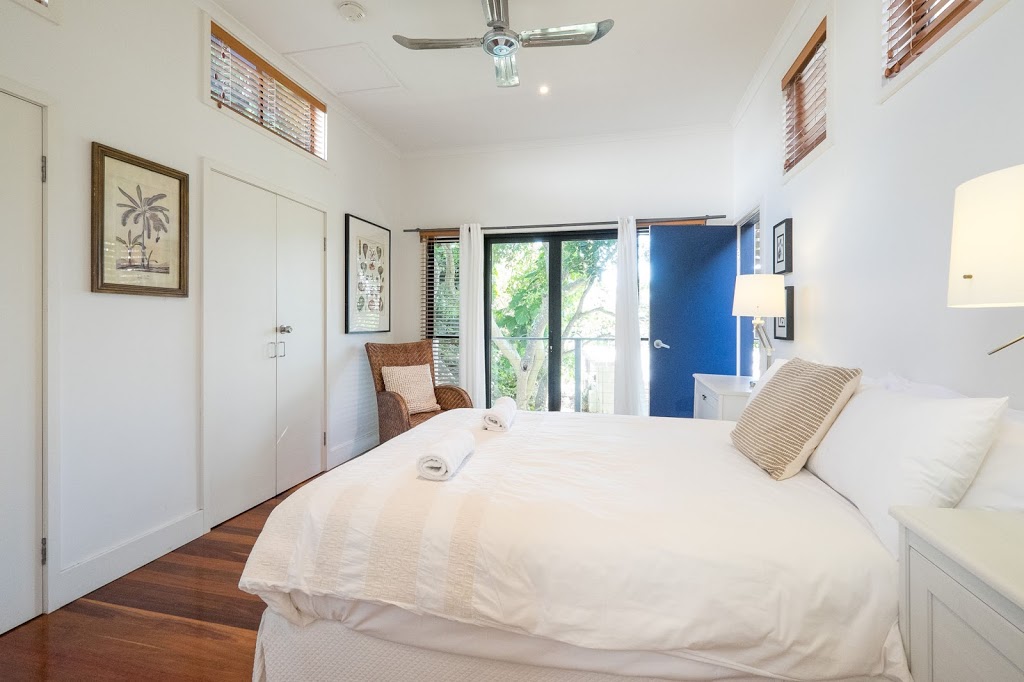 Baleen | lodging | 108 Mooloomba Rd, Point Lookout QLD 4183, Australia | 0734153949 OR +61 7 3415 3949