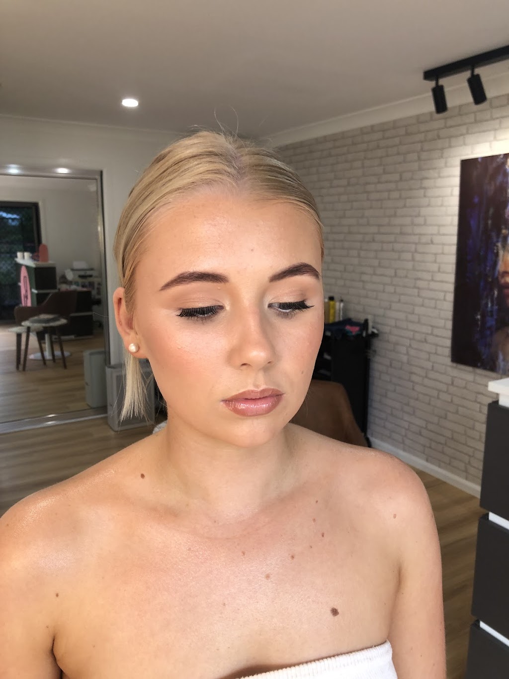 Rhi Martin Makeup Cosmetic Artistry | Tanby Rd, Yeppoon QLD 4703, Australia | Phone: 0407 086 113 Rhi Martin Makeup Cosmetic Artistry | Tanby Rd, Yeppoon QLD 4703, Australia | Phone: 0407 086 113