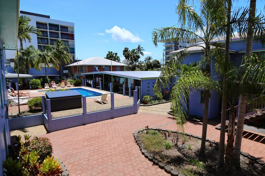 Caravella Backpackers | lodging | 149 Esplanade, Cairns City QLD 4870, Australia | 0740512431 OR +61 7 4051 2431