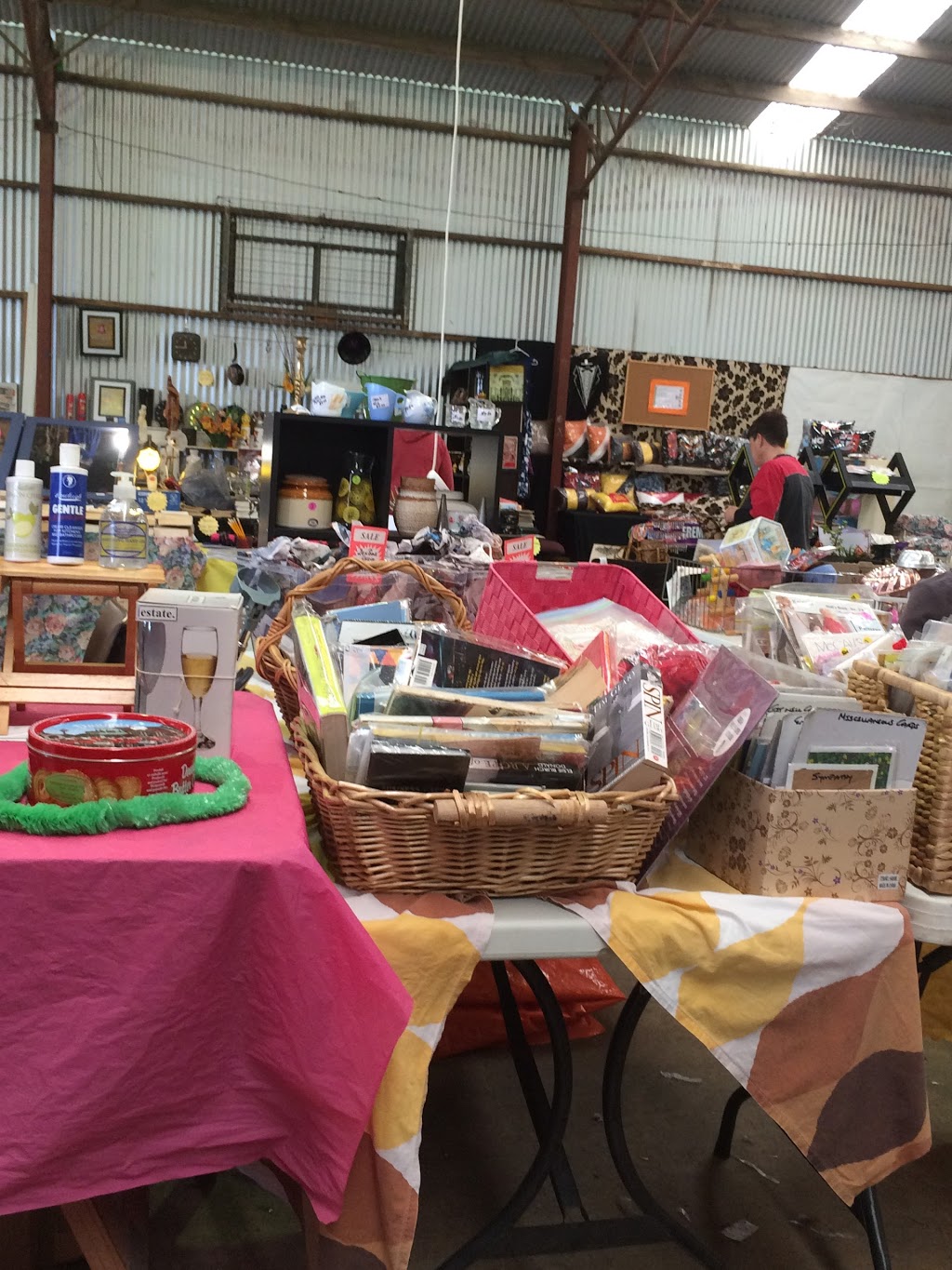 Warrnambool Under Cover Weekly Sunday Market | home goods store | 360 Koroit St, Warrnambool VIC 3280, Australia | 0418528927 OR +61 418 528 927