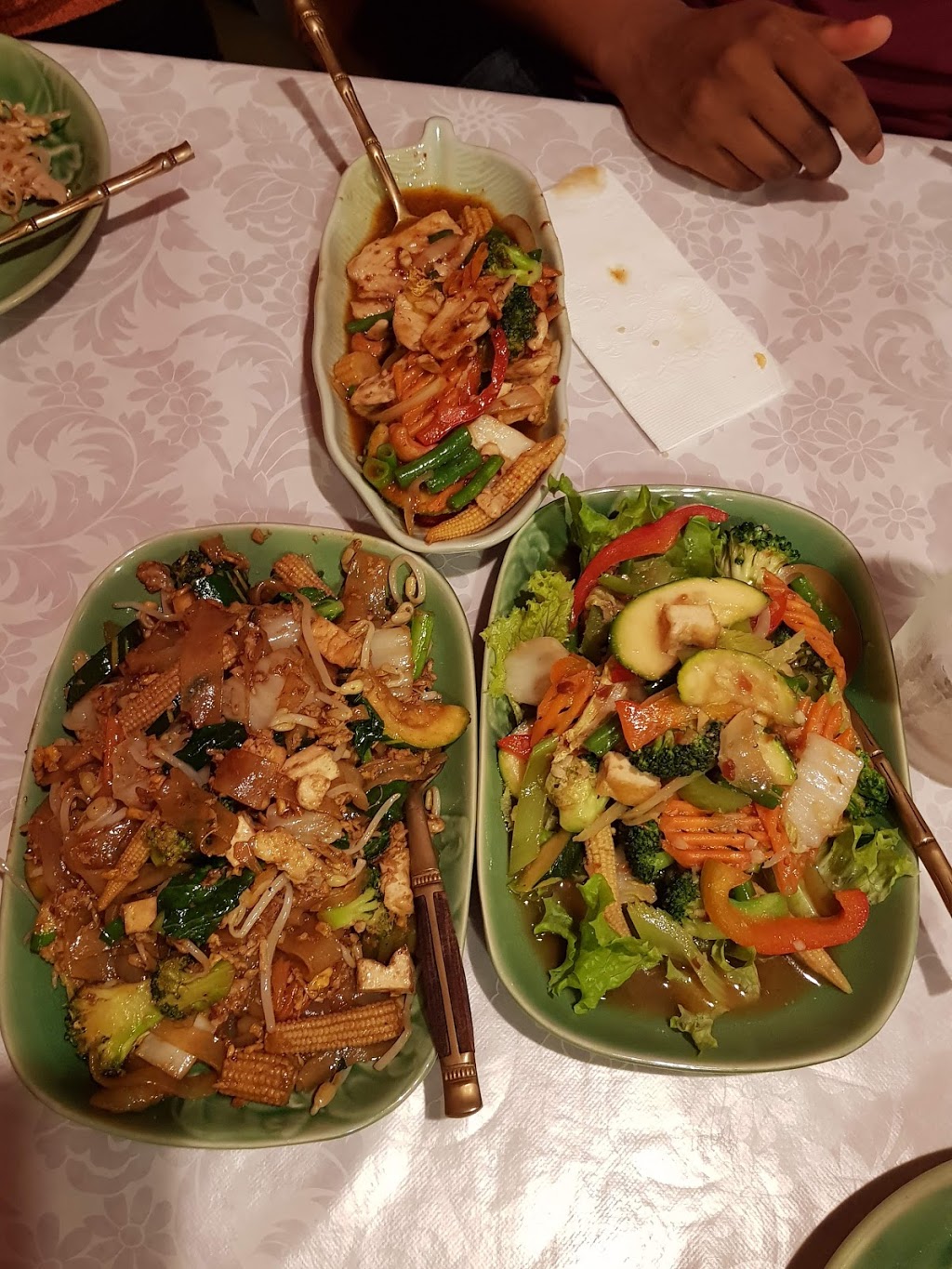 Thai Garden Restaurant & Takeaway | meal takeaway | 690 High St Rd, Glen Waverley VIC 3150, Australia | 0398863488 OR +61 3 9886 3488