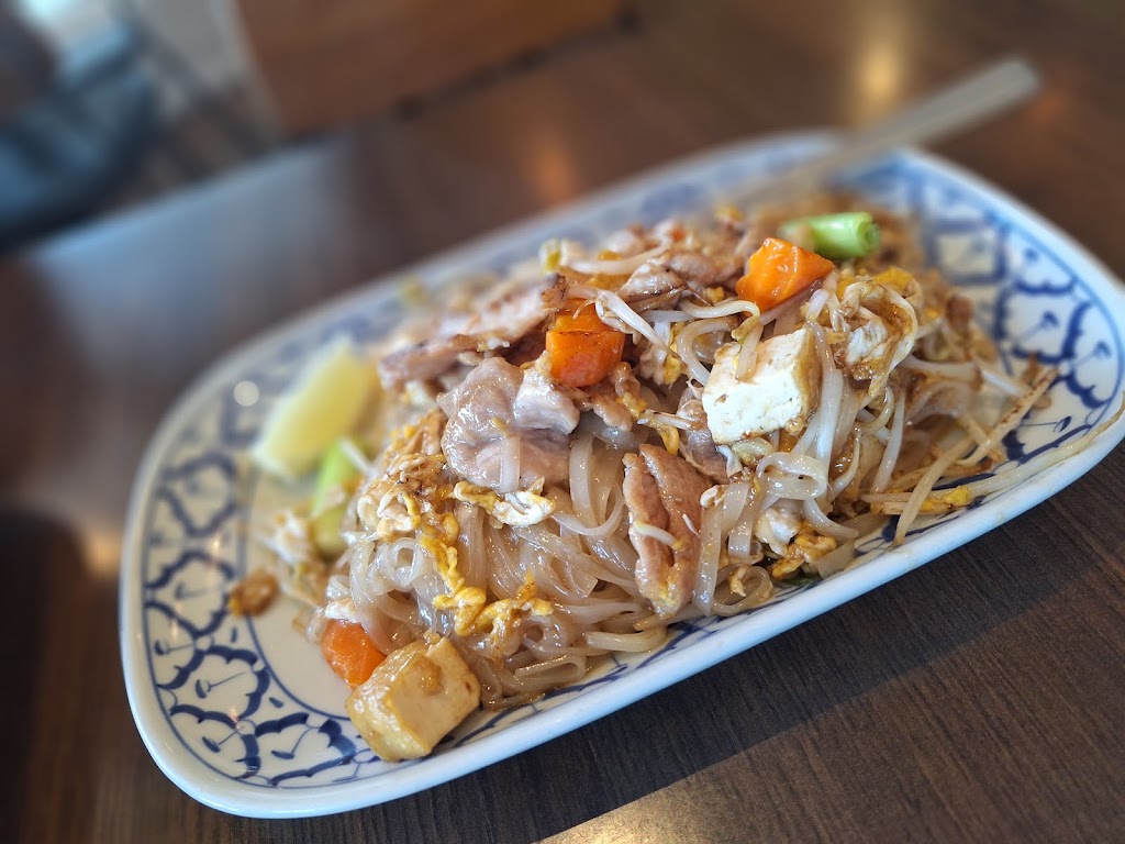 Thai Eat Restaurant (Doncaster East) | 986 Doncaster Rd, Doncaster East VIC 3109, Australia | Phone: (03) 9841 7588