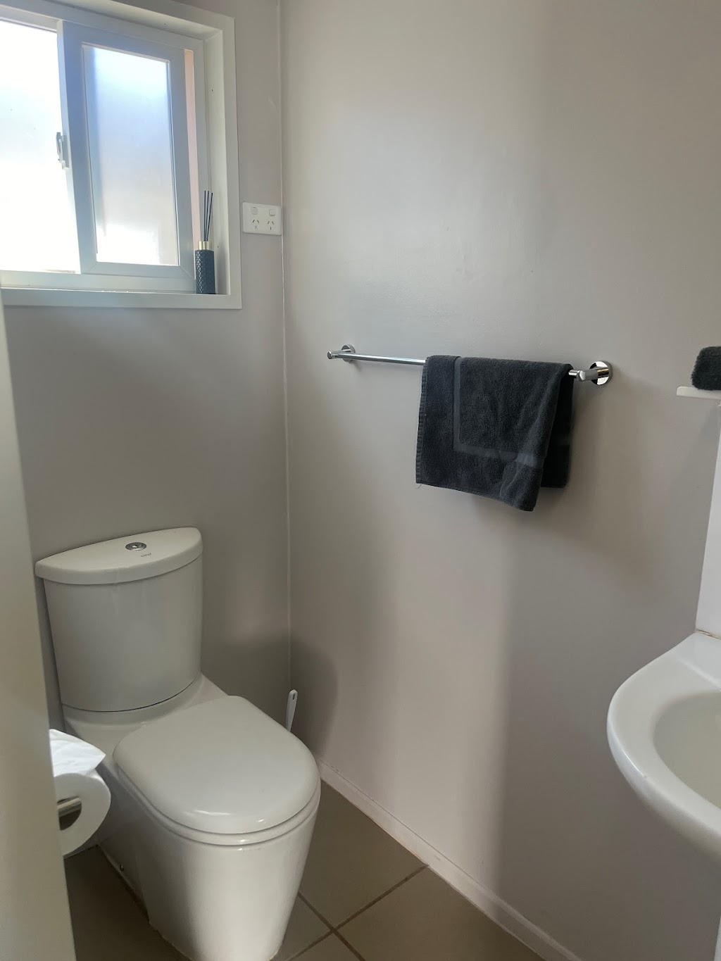 Shamrock Backpacker | 10 McGregor St, Hillston NSW 2675, Australia | Phone: 0427 487 406