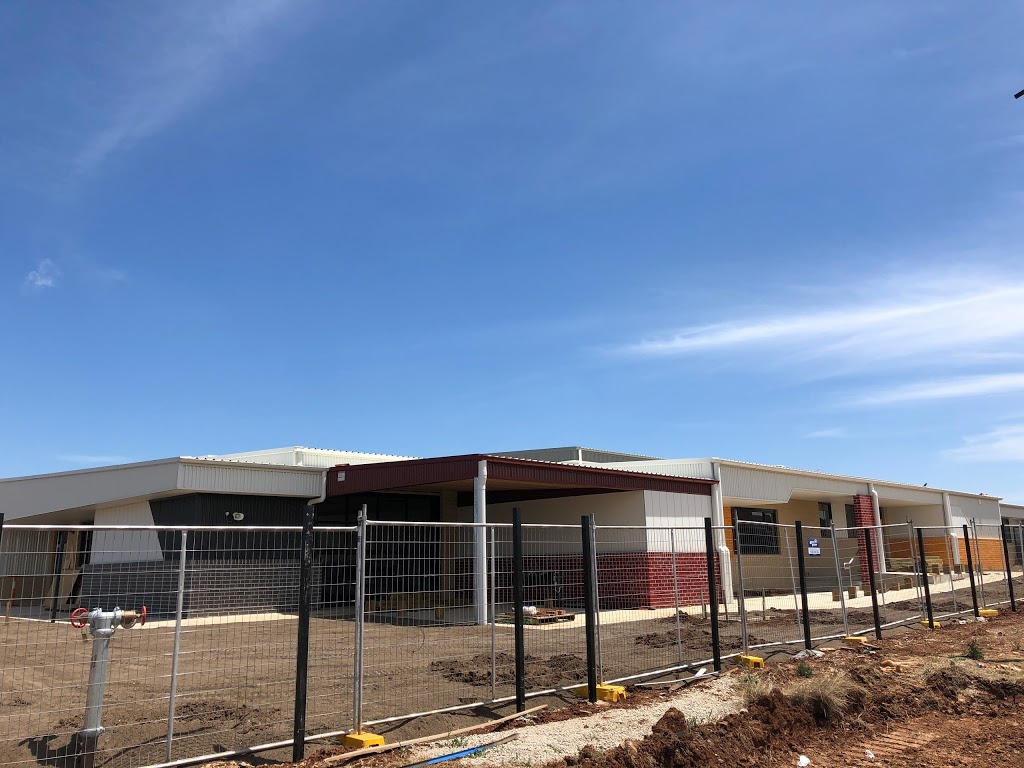 Fraser Rise School | school | Cityview Cl, Taylors Hill VIC 3037, Australia