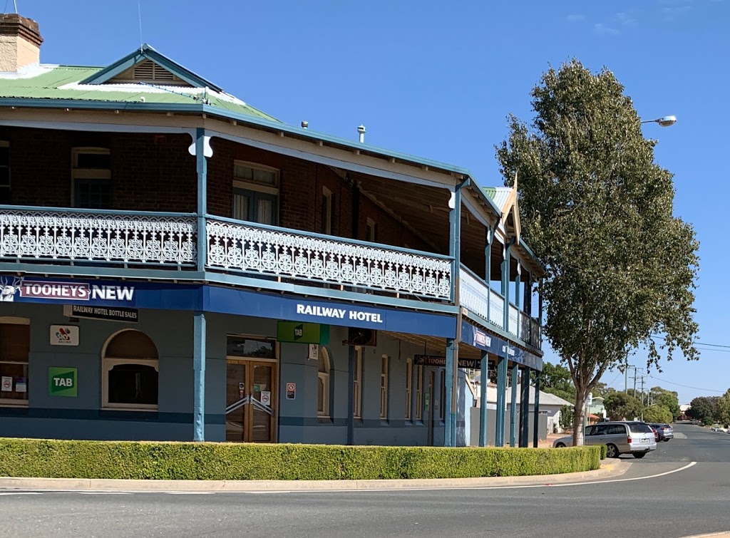 Railway Hotel | 134 Hoskins St, Temora NSW 2666, Australia | Phone: (02) 6977 1330