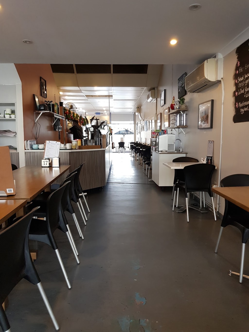 GJs Bay Cafe & Grill | restaurant | Clyde St, Batemans Bay NSW 2536, Australia | 0244725727 OR +61 2 4472 5727