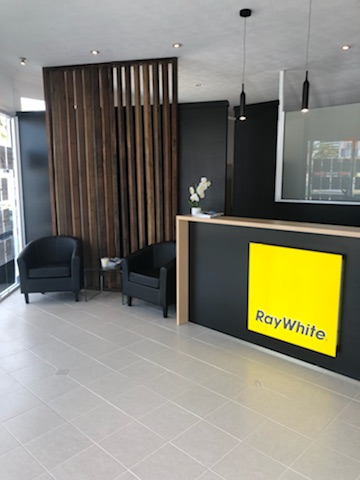 Ray White Broadbeach Waters | Shop 7/1 Sunshine Blvd, Broadbeach Waters QLD 4218, Australia | Phone: (07) 5592 2706