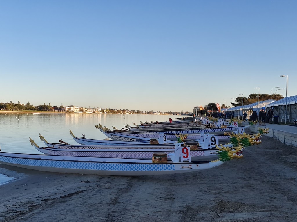 Lakers Dragon Boat Club |  | 552 Sumners Rd, Riverhills QLD 4074, Australia | 0439718545 OR +61 439 718 545