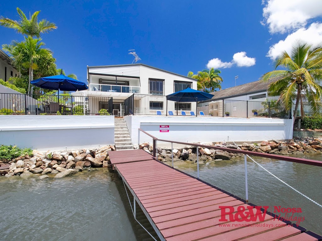 20 Noosa Parade - RW Noosa Holidays | 20 Noosa Parade, Noosa Heads QLD 4567, Australia | Phone: (07) 5448 0966