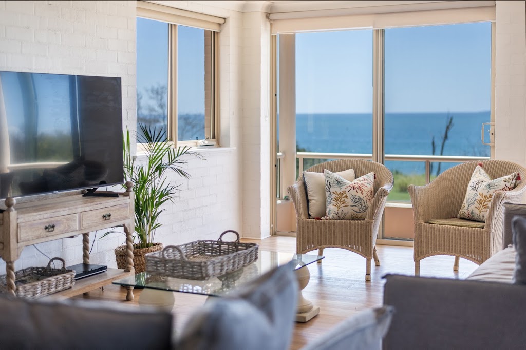 Sandrift Beachside Apartments - Oceanstays | 21 Ocean St, Yamba NSW 2464, Australia | Phone: 1800 963 444