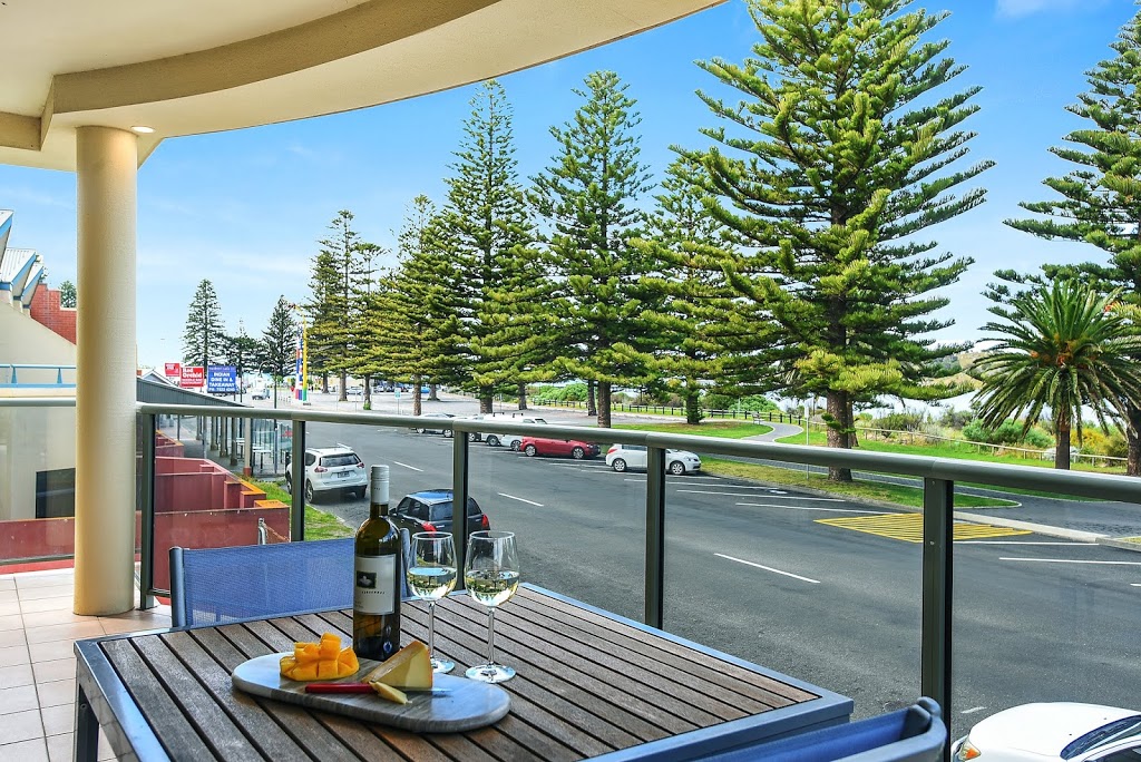 Unwind @ Ultimate Esplanade Experience | lodging | 7 Esplanade, Victor Harbor SA 5211, Australia | 0411141329 OR +61 411 141 329