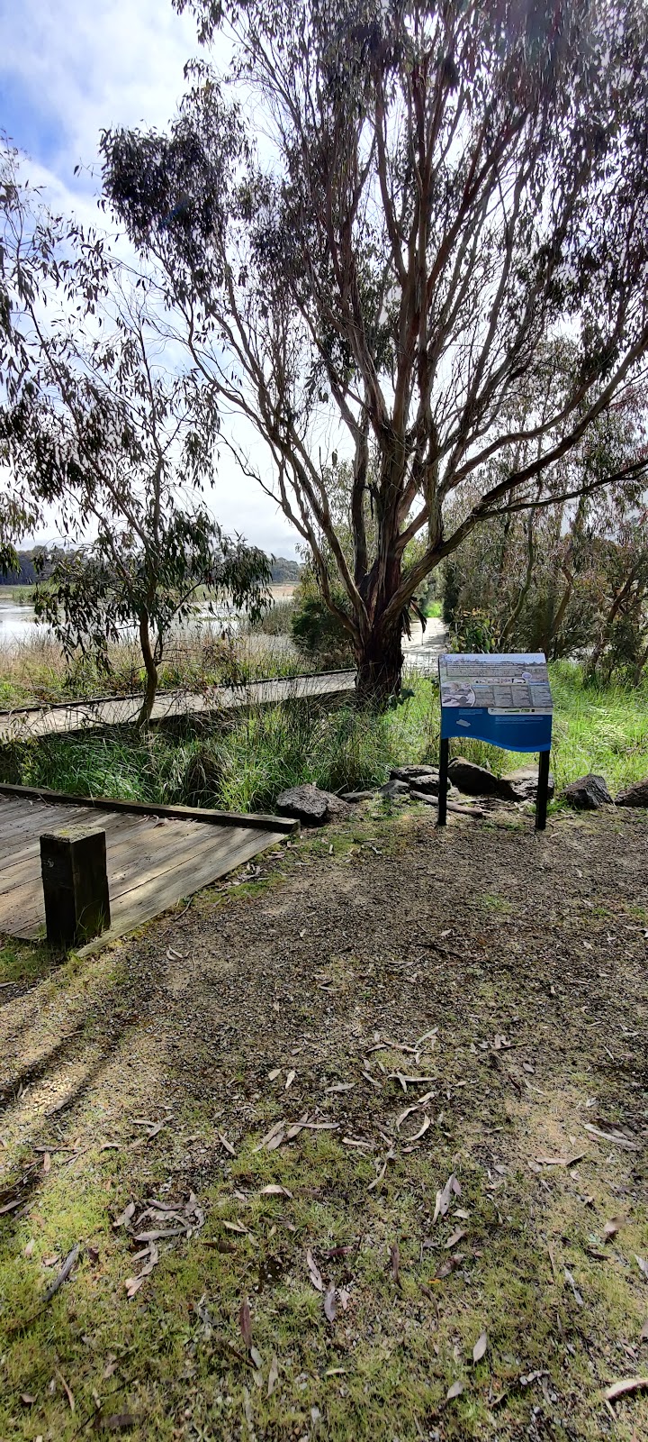 Lake Elijah | Lucas Ln, Lucas VIC 3350, Australia | Phone: 0412 886 039