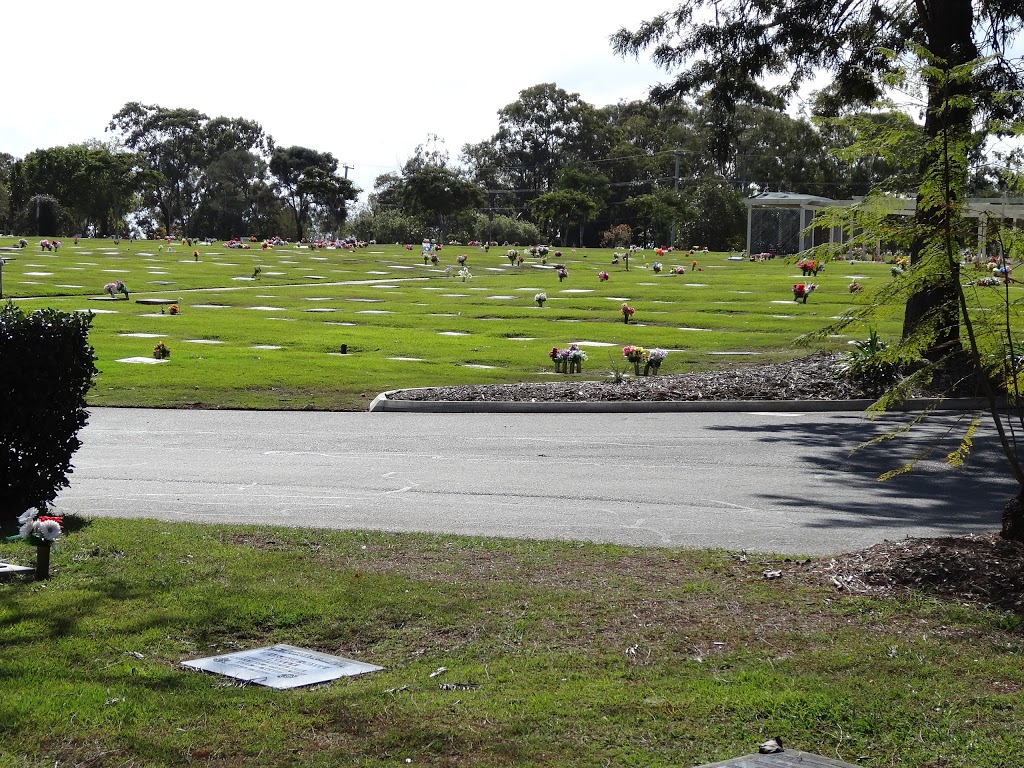Redcliffe Cemetery | cemetery | 267 Macdonnell Rd, Redcliffe QLD 4019, Australia | 0732050555 OR +61 7 3205 0555
