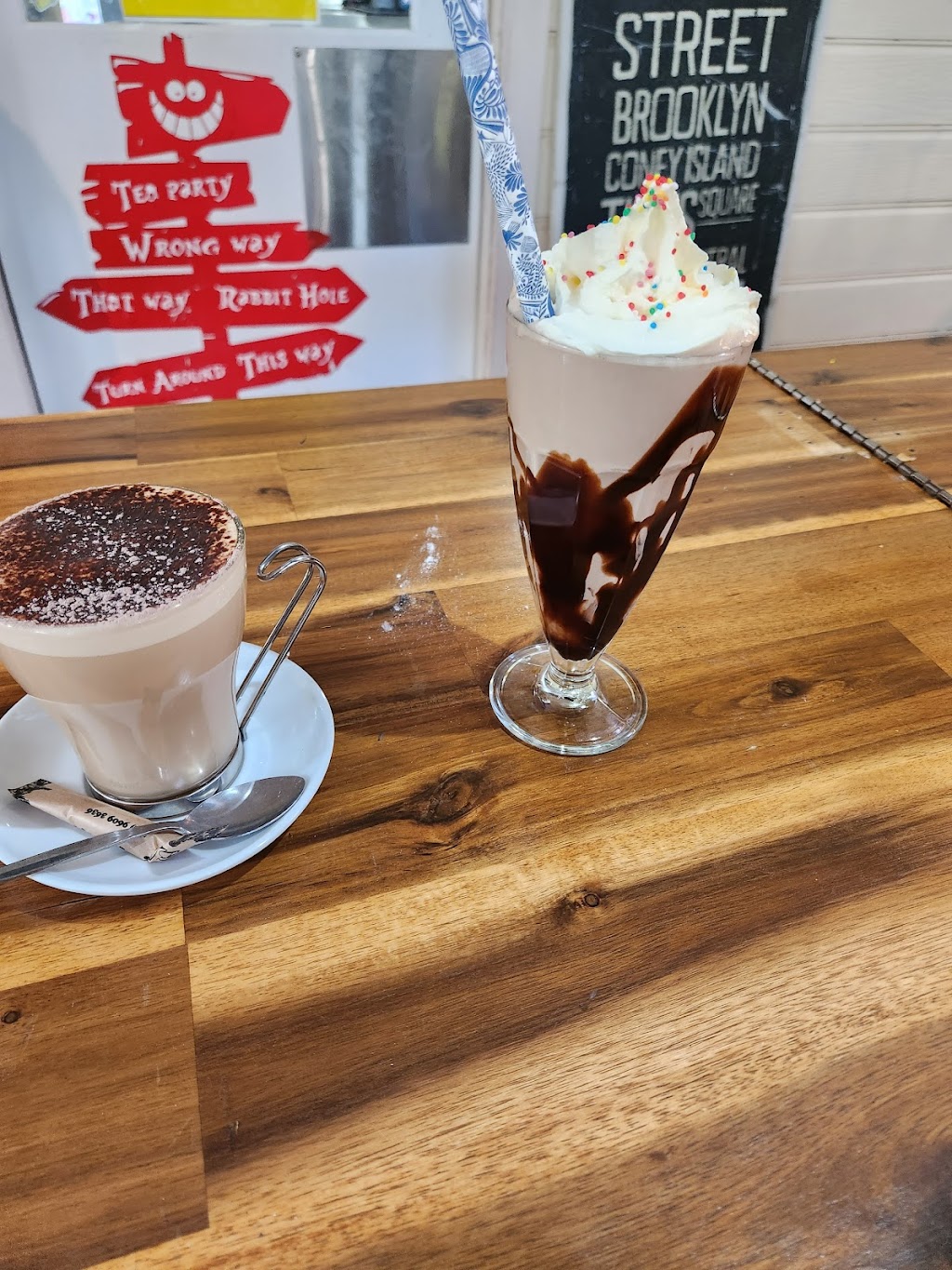 Twisted Wonderland Café | 5 Strouds Rd, Bonville NSW 2450, Australia | Phone: (02) 6653 4766
