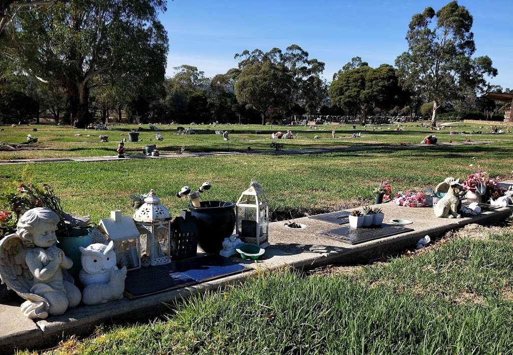 Lilydale Cemeteries Trust | park | 126- 128 Victoria Rd, Lilydale VIC 3140, Australia | 0397372300 OR +61 3 9737 2300