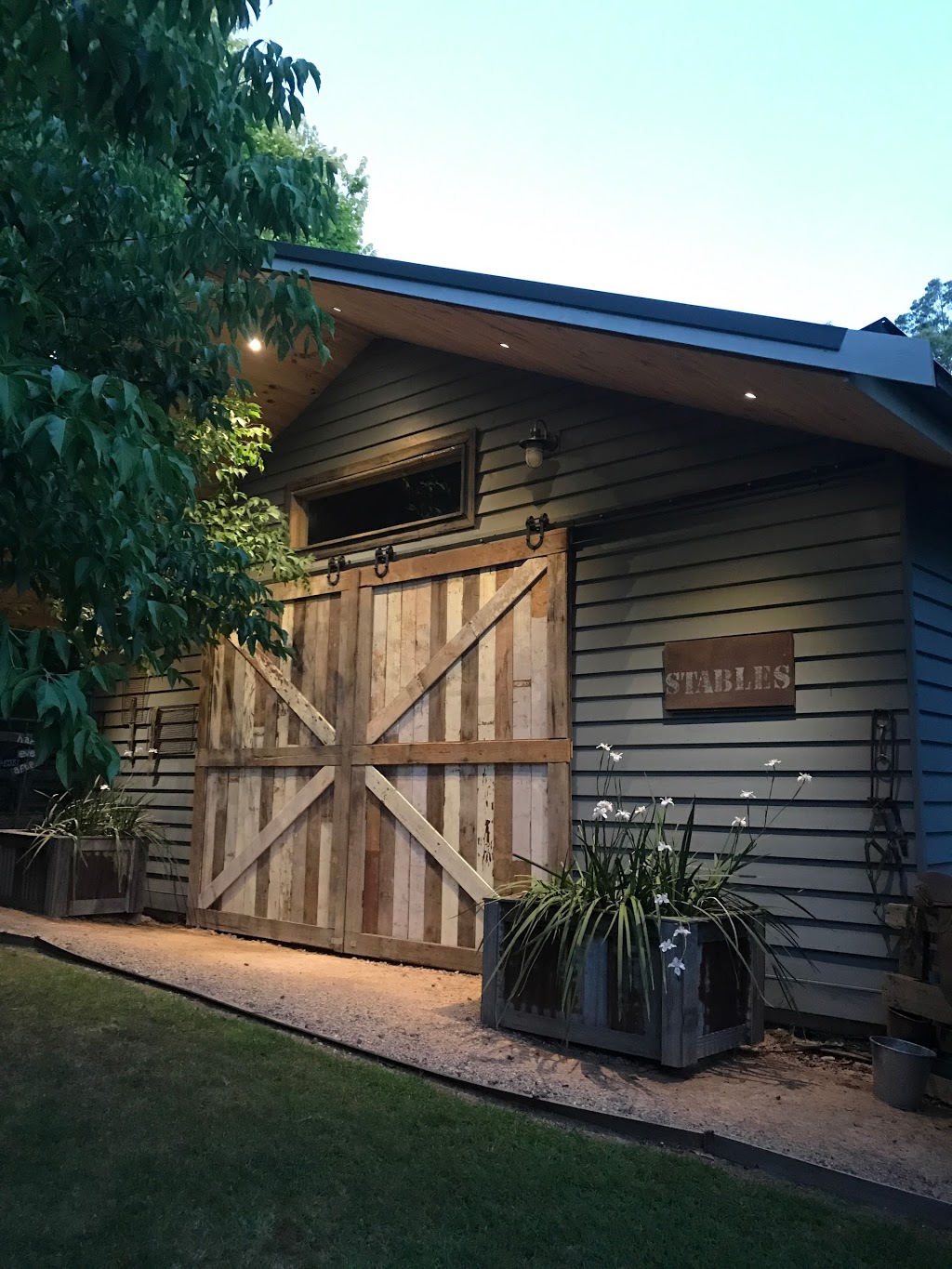 The Log Cabin Ranch | lodging | 55-57 Rankins Rd, Monbulk VIC 3793, Australia | 0397566650 OR +61 3 9756 6650
