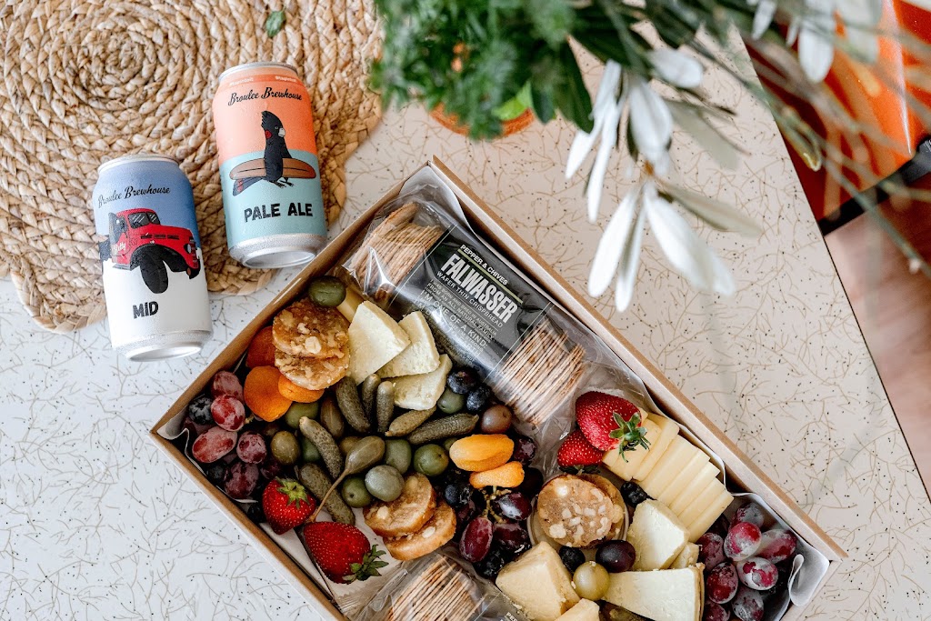 Beachfront Shack | 68 Yugura St, Malua Bay NSW 2536, Australia | Phone: 0450 300 068