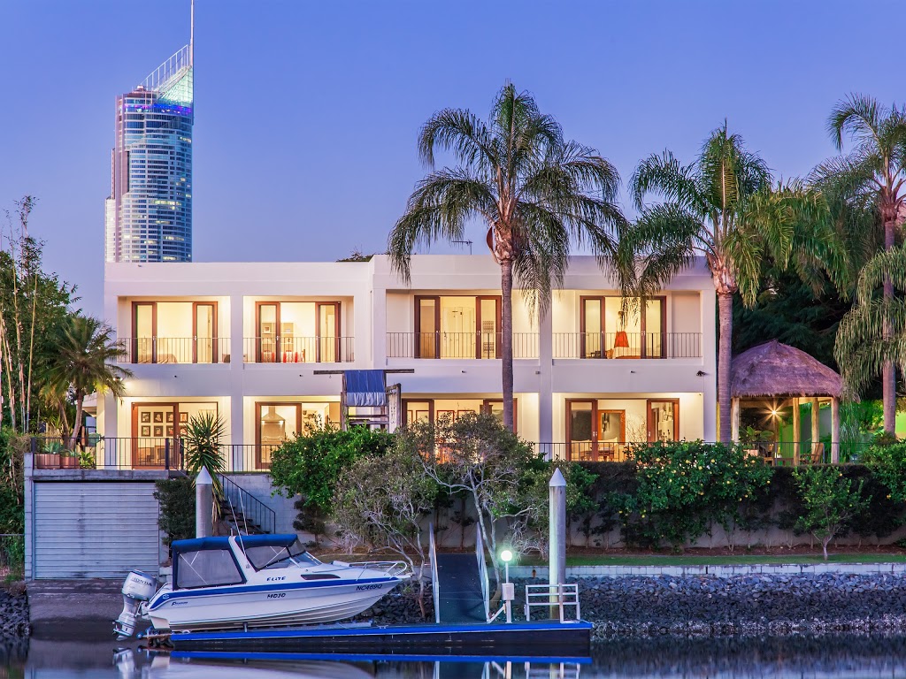 Smart Real Estate | 19 Karloo St, Surfers Paradise QLD 4217, Australia | Phone: 1300 676 278