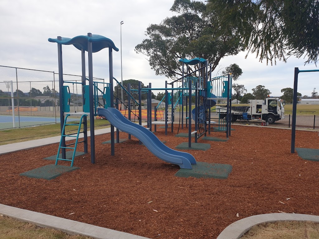 Largs Skate Park | Largs Ave, Largs NSW 2320, Australia | Phone: (02) 4934 9700