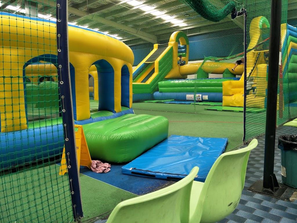 Inflatable World Werribee | 13 Riverside Ave, Werribee VIC 3030, Australia | Phone: (03) 9741 5122