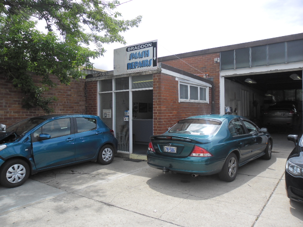 Braddon Smash Repairs | car repair | 34 Mort Street, Braddon, Canberra ACT 2612, Australia | 0262496032 OR +61 2 6249 6032