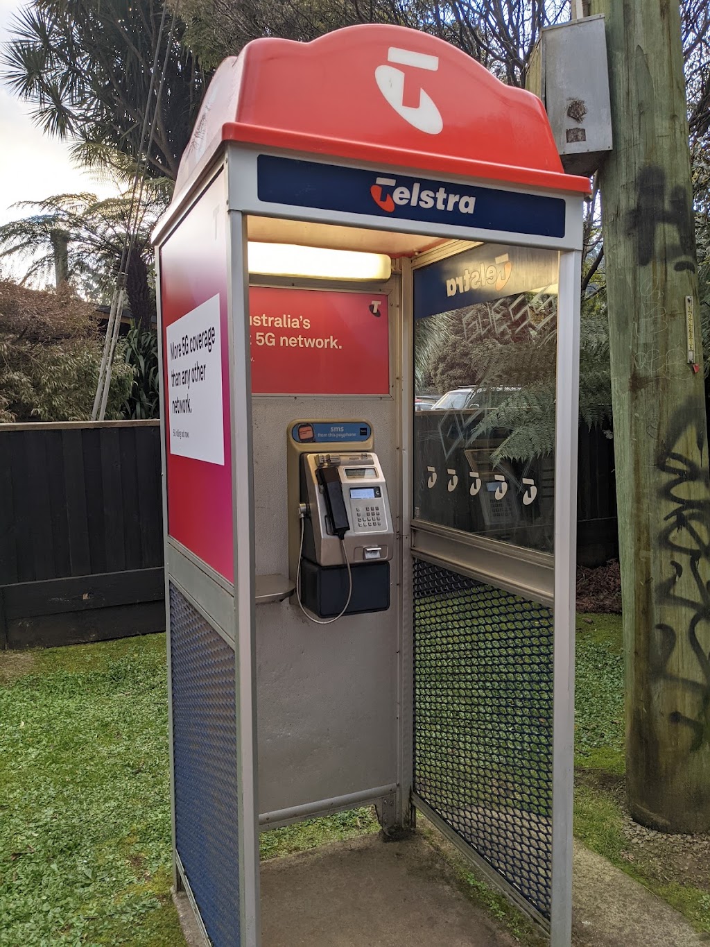 Telstra public phone booth | 1445, C415, Olinda VIC 3788, Australia | Phone: (03) 9751 1548