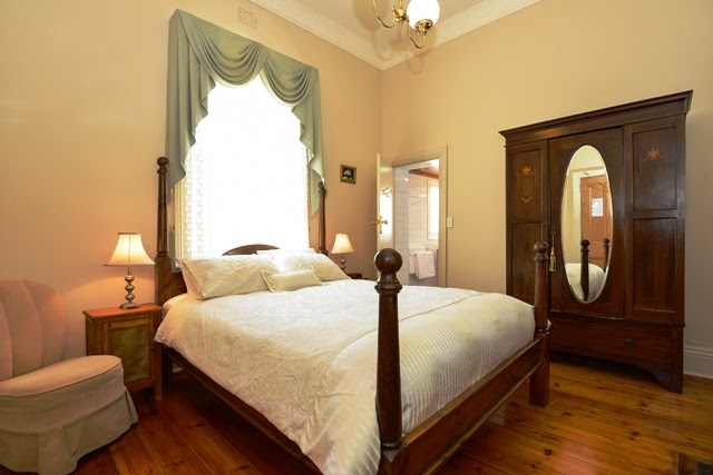 Trafalgar Premium Vintage Suites | 25 The Strand, Port Elliot SA 5212, Australia | Phone: (08) 8554 3888