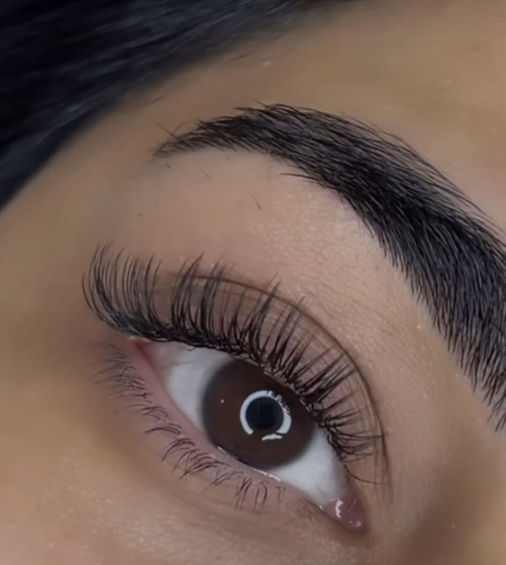 Fierce Glance - Eyelashes & Brows Brisbane | 36 Birchwood St, Park Ridge QLD 4125, Australia | Phone: 0470 616 076